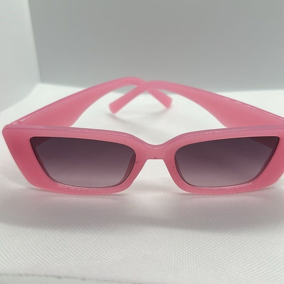 Pink Cat Eye Sunglasses - Retro 400 UV Protection - Trendy Fashion Shades - Picture 5 of 9